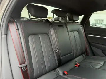 AUDI Q8 Spb. e-tron S line 55 qu. ACC AHK MATRIX PANO
