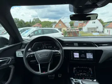 AUDI Q8 Spb. e-tron S line 55 qu. ACC AHK MATRIX PANO
