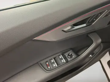 AUDI Q8 50 TDI quattro 360 HUD Pano AHK Luftfederung