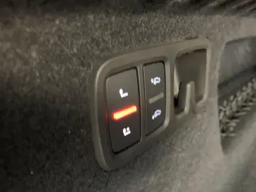 AUDI Q8 55TFSI Quattro S-Line ACC VCockp HUD Memo 21