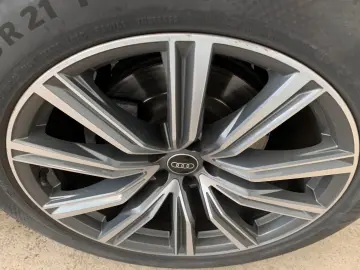 AUDI Q8 55TFSI Quattro S-Line ACC VCockp HUD Memo 21