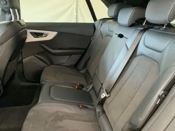 AUDI Q8 55TFSI Quattro S-Line ACC VCockp HUD Memo 21