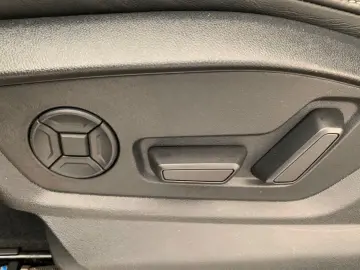 AUDI Q8 55TFSI Quattro S-Line ACC VCockp HUD Memo 21