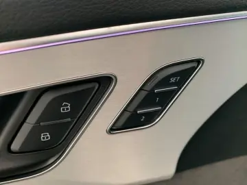 AUDI Q8 55TFSI Quattro S-Line ACC VCockp HUD Memo 21