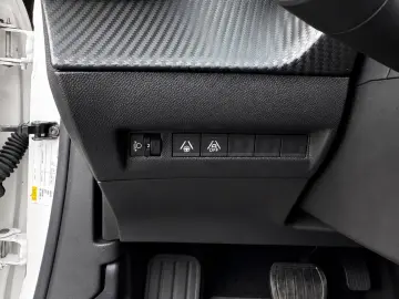 Peugeot 2008 Allure 1.2 PureTech 130 EAT8