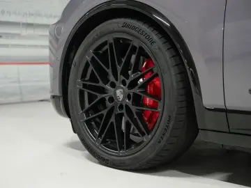 PORSCHE Macan Electric Turbo HeadUp Hinterachslenkung