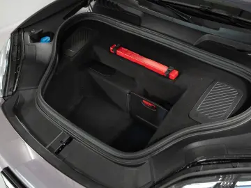 PORSCHE Macan Electric Turbo HeadUp Hinterachslenkung