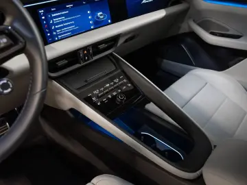 PORSCHE Macan Electric Turbo HeadUp Hinterachslenkung