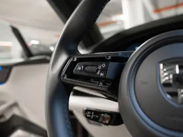 PORSCHE Macan Electric Turbo HeadUp Hinterachslenkung