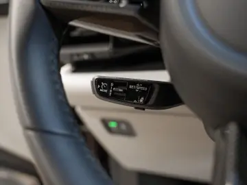 PORSCHE Macan Electric Turbo HeadUp Hinterachslenkung