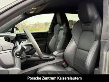 PORSCHE Macan Turbo 22-Zoll Rückfahrkamera LED-Matrix