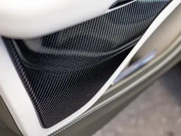 Aston Martin DBX 707