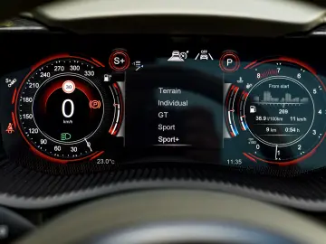 Aston Martin DBX 707