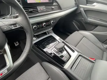 Audi Q5 40 TDI qu. S line Matrix Pano HuD AHK 360