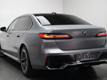 BMW 740d xDrive M Sport FOND TV EXECUTIVE 360 VOLL