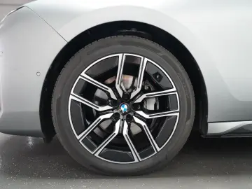 BMW 740d xDrive M Sport FOND TV EXECUTIVE 360 VOLL