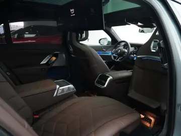 BMW 740d xDrive M Sport FOND TV EXECUTIVE 360 VOLL