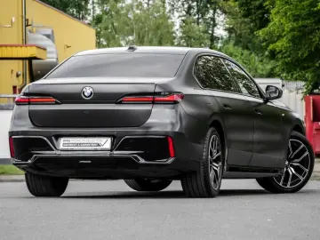 BMW 740d xDrive M Sport PANO ACC 360 KAM RFK NAVI