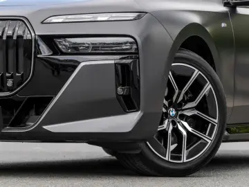 BMW 740d xDrive M Sport PANO ACC 360 KAM RFK NAVI