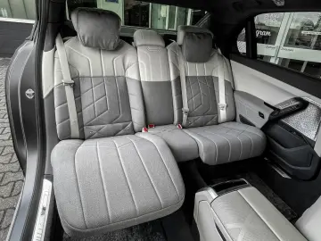 BMW 740d xDrive M Sport PANO ACC 360 KAM RFK NAVI