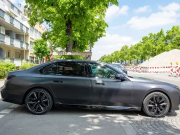 BMW 740d xDrive M  Full Option  TV Bildschirm