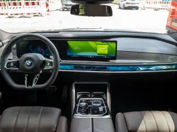 BMW 740d xDrive M  Full Option  TV Bildschirm