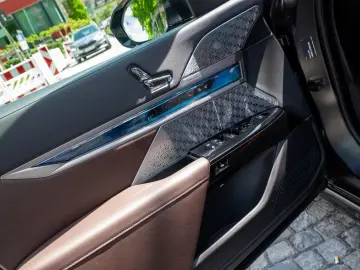 BMW 740d xDrive M  Full Option  TV Bildschirm