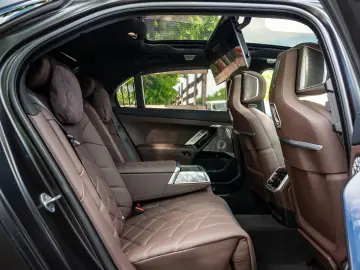 BMW 740d xDrive M  Full Option  TV Bildschirm