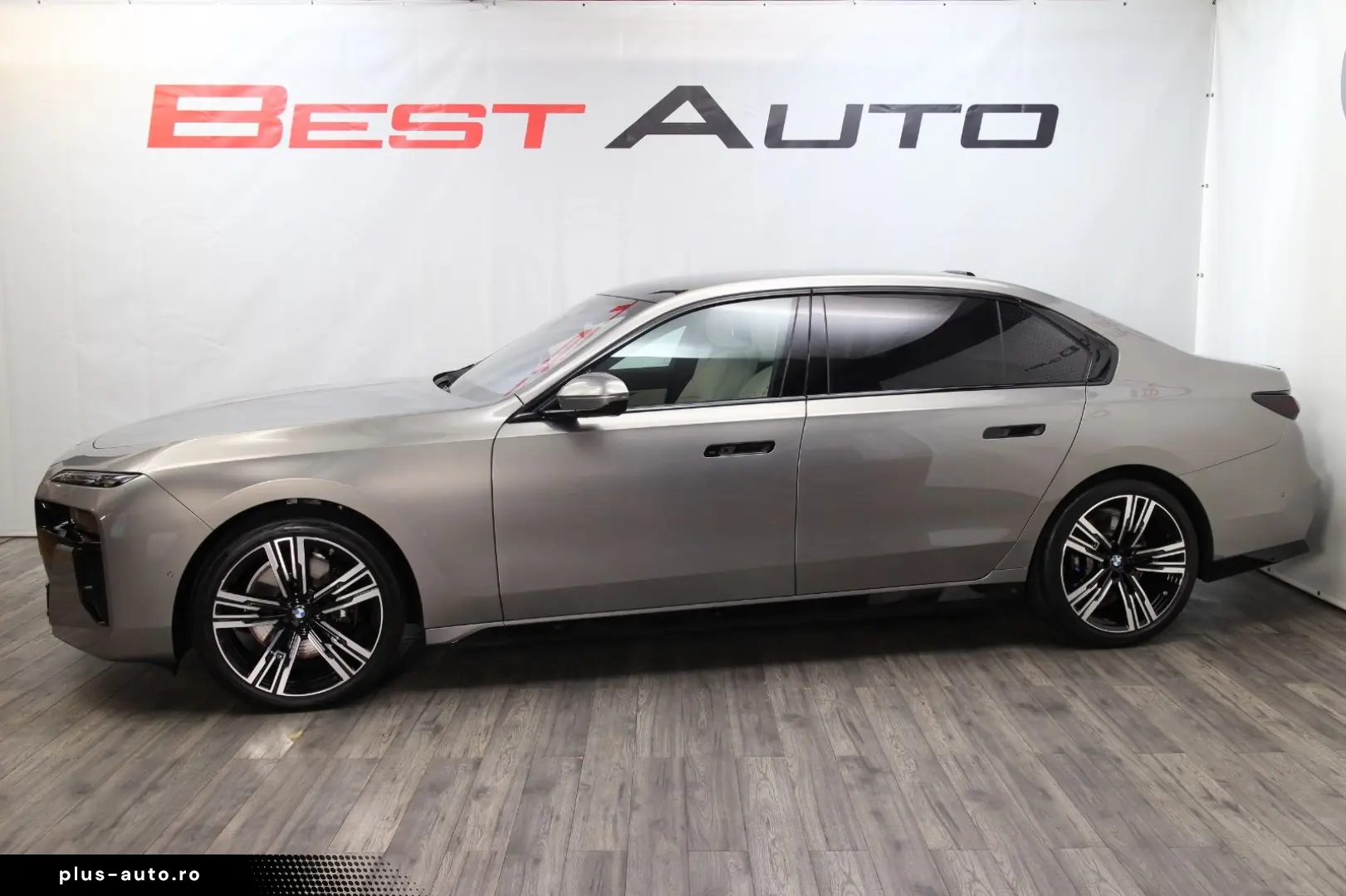 BMW 740 d xDrive M Sport B&W Found-Entertainment
