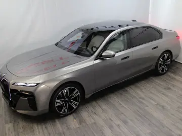 BMW 740 d xDrive M Sport B&W Found-Entertainment