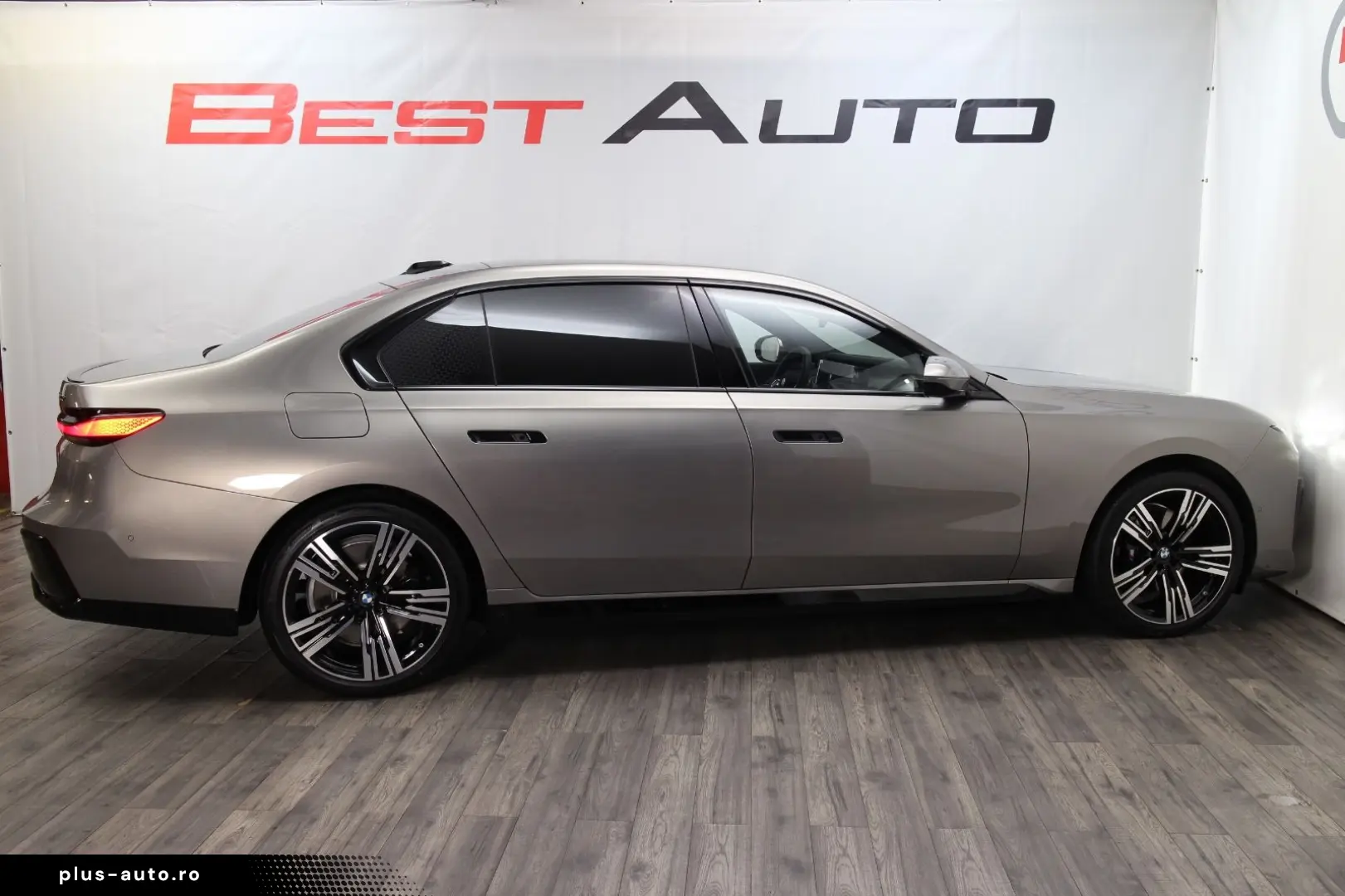 BMW 740 d xDrive M Sport B&W Found-Entertainment
