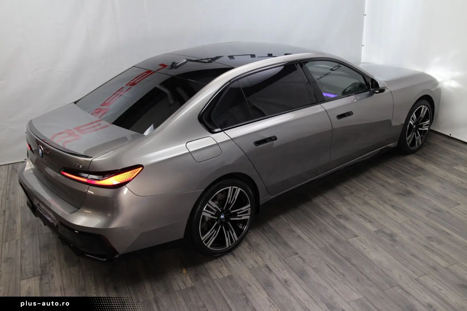BMW 740 d xDrive M Sport B&W Found-Entertainment
