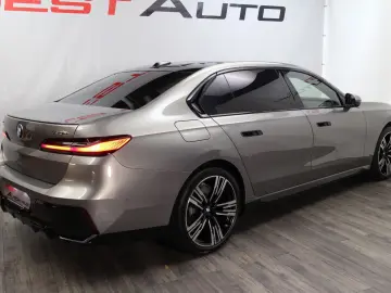 BMW 740 d xDrive M Sport B&W Found-Entertainment
