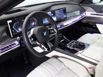 BMW 740 d xDrive M Sport B&W Found-Entertainment