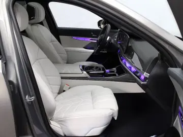 BMW 740 d xDrive M Sport B&W Found-Entertainment