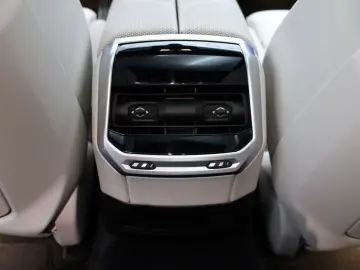 BMW 740 d xDrive M Sport B&W Found-Entertainment