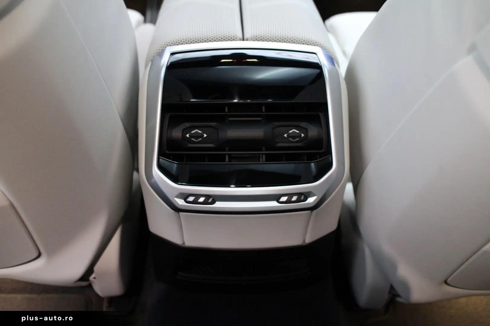 BMW 740 d xDrive M Sport B&W Found-Entertainment