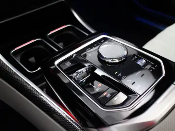 BMW 740 d xDrive M Sport B&W Found-Entertainment