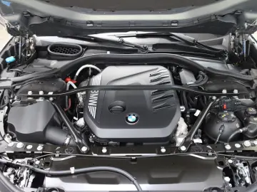 BMW 740 d xDrive M Sport B&W Found-Entertainment