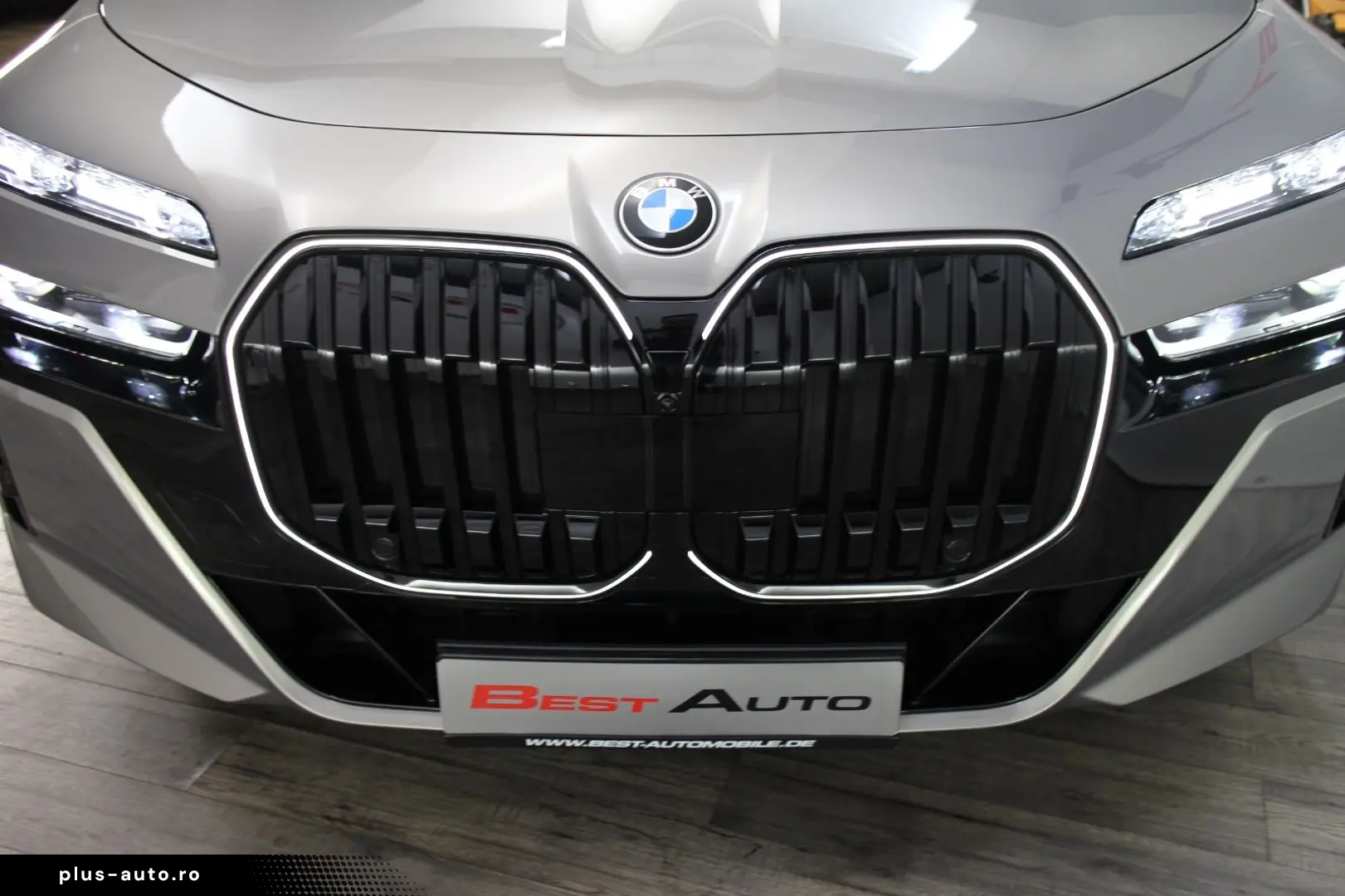 BMW 740 d xDrive M Sport B&W Found-Entertainment