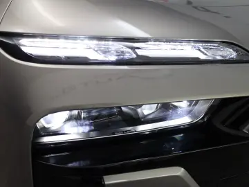 BMW 740 d xDrive M Sport B&W Found-Entertainment