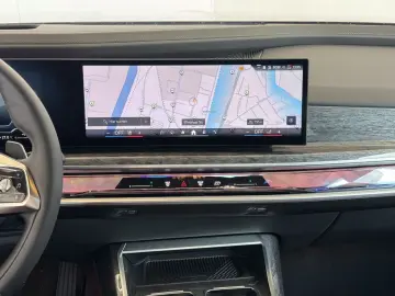 BMW 750e xDrive Lim. Executive Lounge LiveCock.Innv.