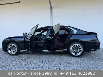 BMW 750e xDrive  FOND ENTERTAIN LOUNGE SEAT DIAMOND