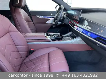 BMW 750e xDrive  FOND ENTERTAIN LOUNGE SEAT DIAMOND