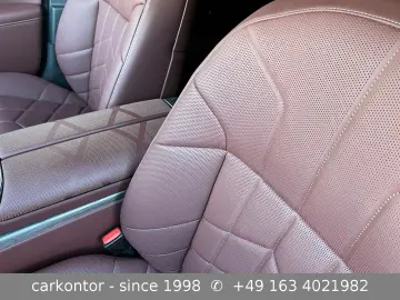 BMW 750e xDrive  FOND ENTERTAIN LOUNGE SEAT DIAMOND