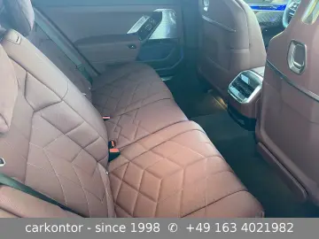 BMW 750e xDrive  FOND ENTERTAIN LOUNGE SEAT DIAMOND