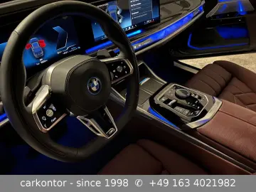 BMW 750e xDrive  FOND ENTERTAIN LOUNGE SEAT DIAMOND