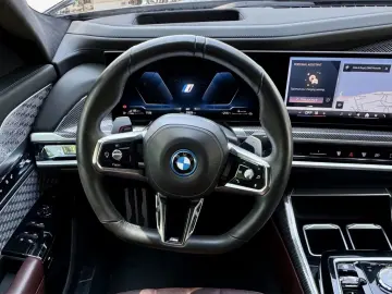 BMW 750e xDrive M Sport Pro SKY B&W MASS PANO VENT