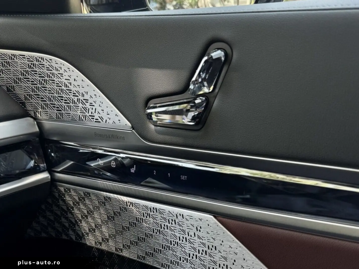 BMW 750e xDrive M Sport Pro SKY B&W MASS PANO VENT