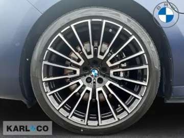 BMW 750 e M-SportPRO TV Kristalscheinwerfer SKYLoung
